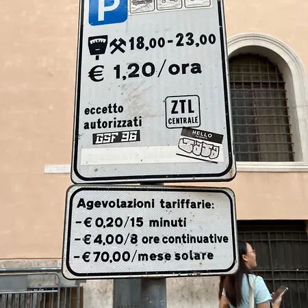 Aphrodite Apartment Piazza Venezia-3